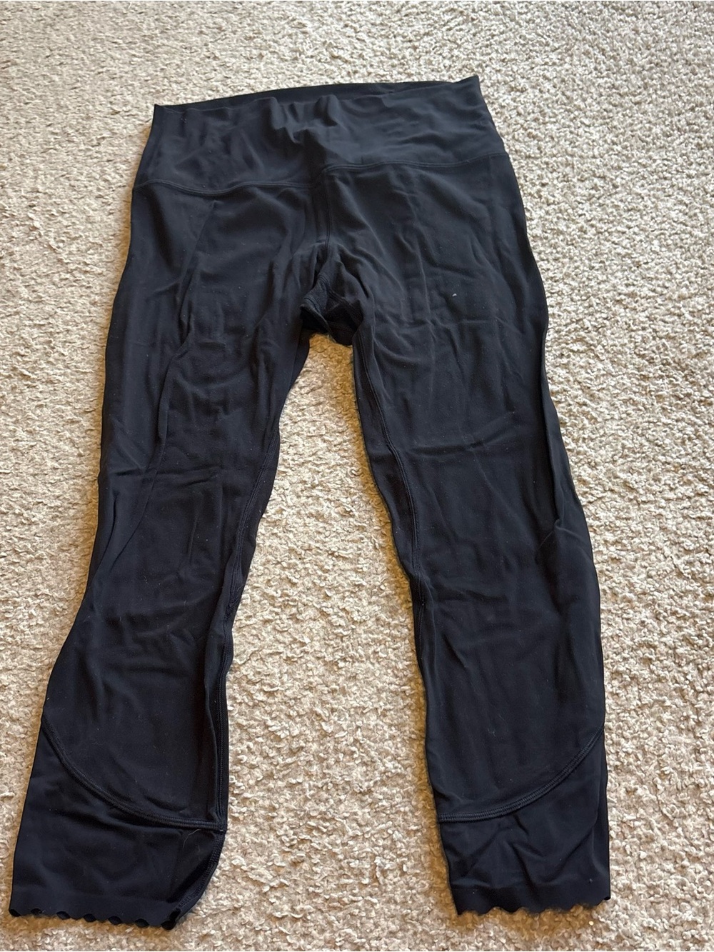 lululemon athletica Black High-Waist Active Leggings Sz 6 Wunder Under Scallop
